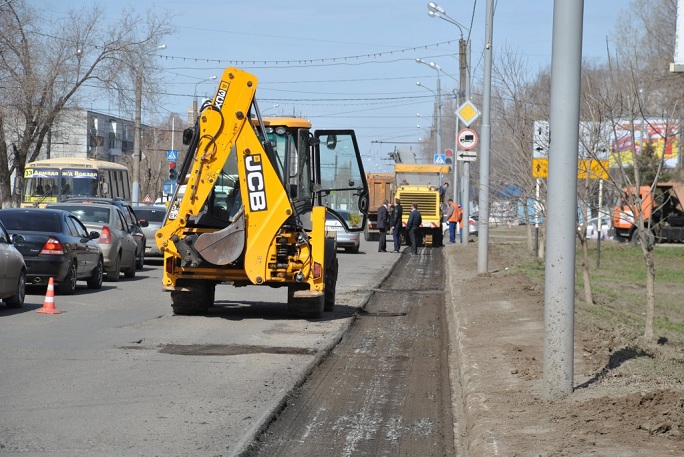 В Оренбурге ремонтируют дорогу на пр. Гагарина
